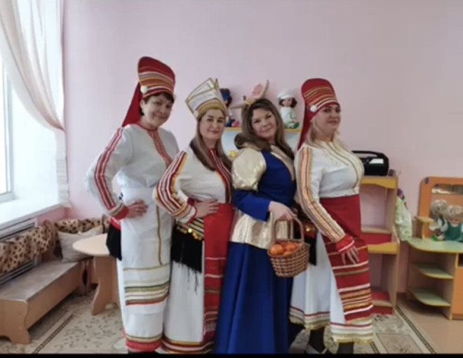 Пришла Коляда, отворяй ворота Пришла Коляда, отворяй ворота.